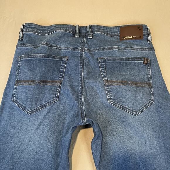 Buffalo David Bitton Jeans Men's 36X32 Axel Slim Straight Medium Wash Stretch - Picture 4 of 9